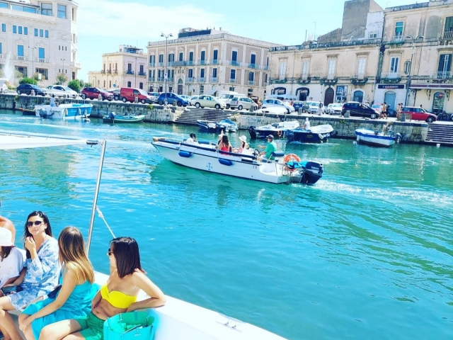  Tour de barco na ilha de Ortigia 