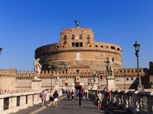  Entrance to Castel Sant'Angelo 