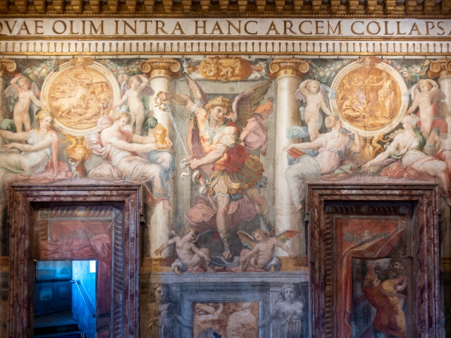  Frescoed rooms in Rome 