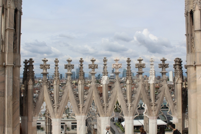  Chapiteles y detalles de la Catedral de Milán