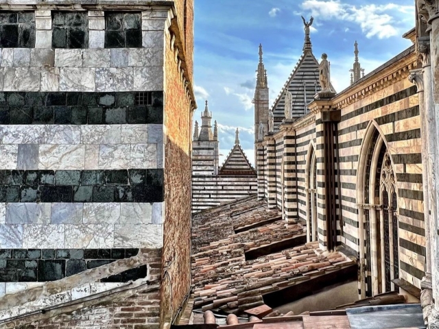  Tuscan marble decorations 