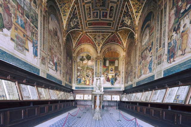  Frescos de Rafael en la Biblioteca de la Catedral 