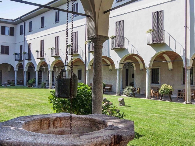 Jardin et puits de la Villa Panza 
