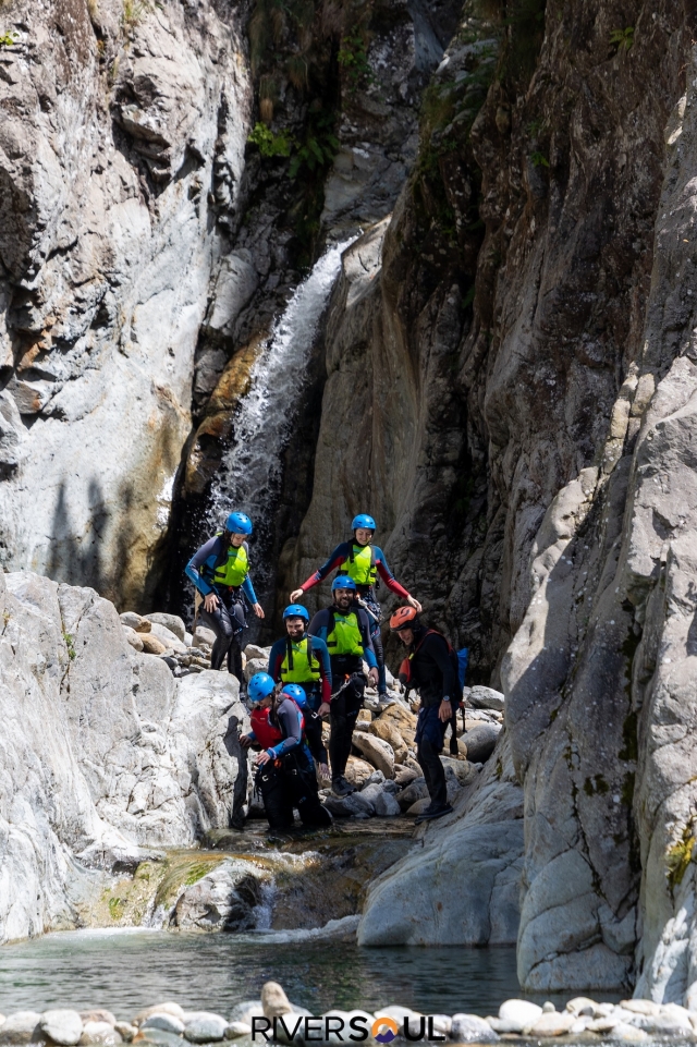  Salida entre las rocas del cañón
