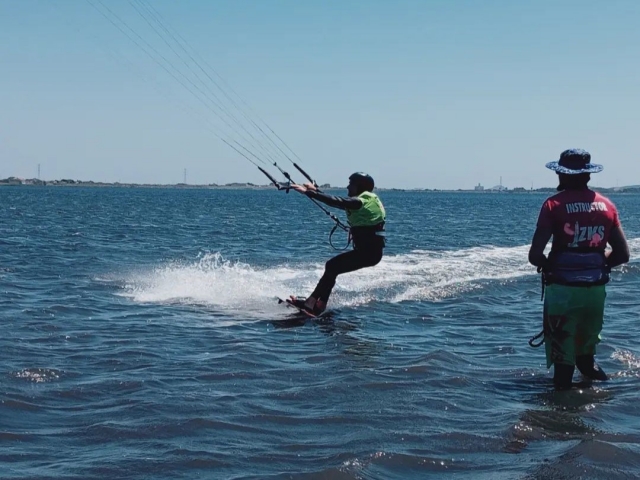  Première approche du kitesurf Sud de la Sardaigne 