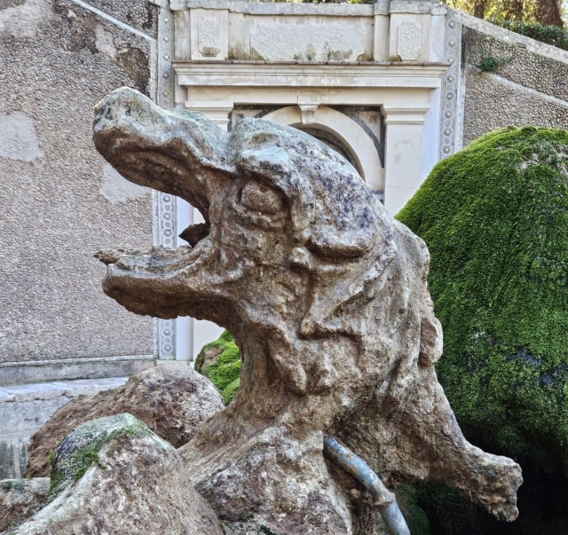  Esculturas externas 