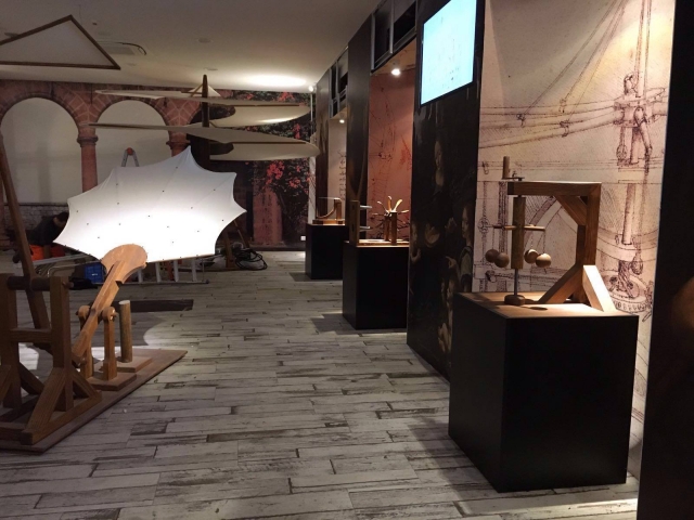 Ausstellung von Da Vincis Maschinen 