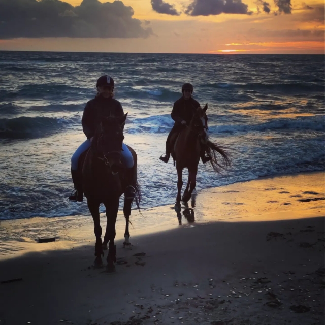  Reiten am Strand von Ostia entlang