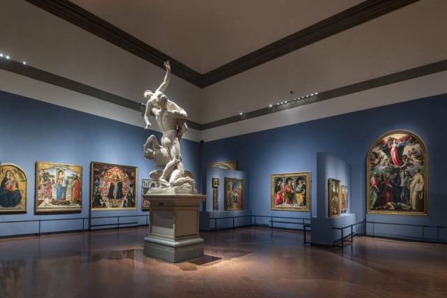  Sculptures and paintings 