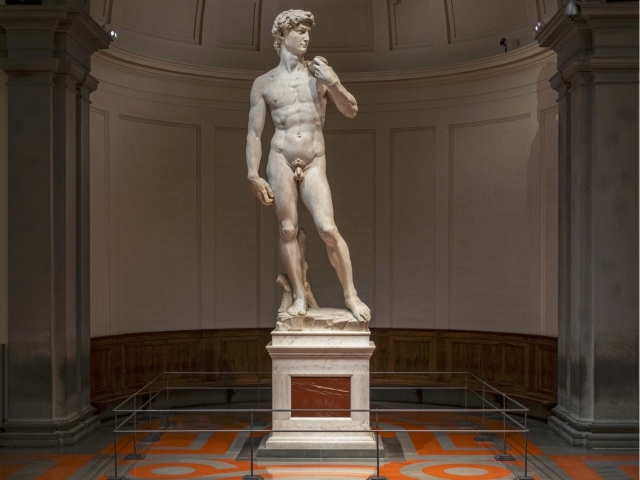  Michelangelo's David 