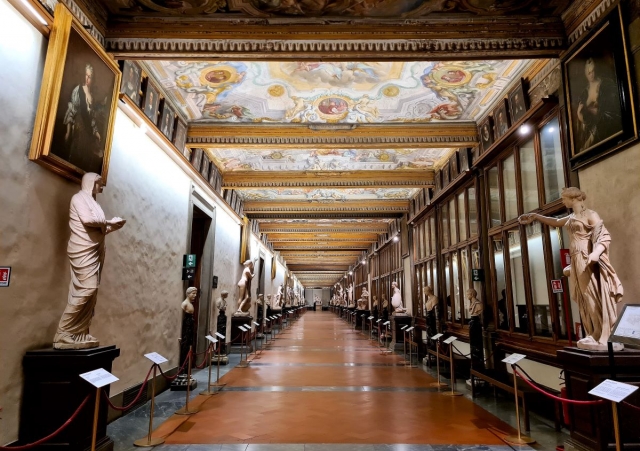 Exhibition galleries 