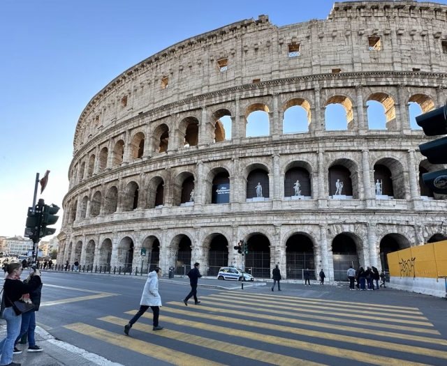  Fachada del Coliseo 