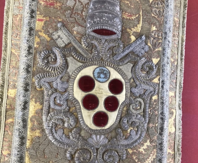  Family coat of arms 