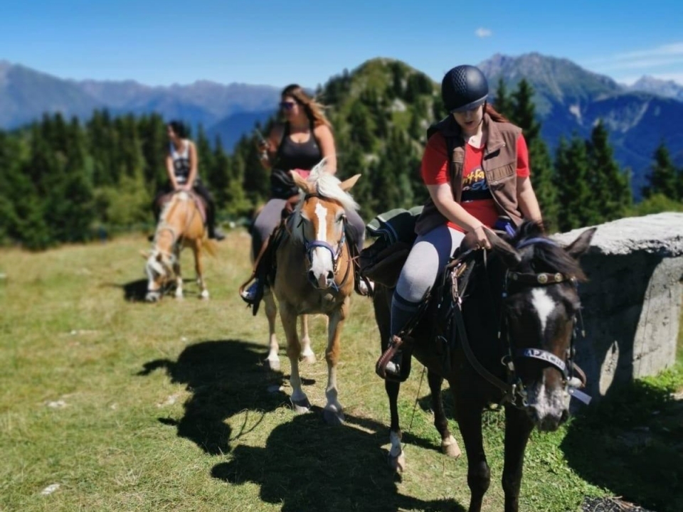 Uscita in sella di gruppo Uscita in sella di gruppo