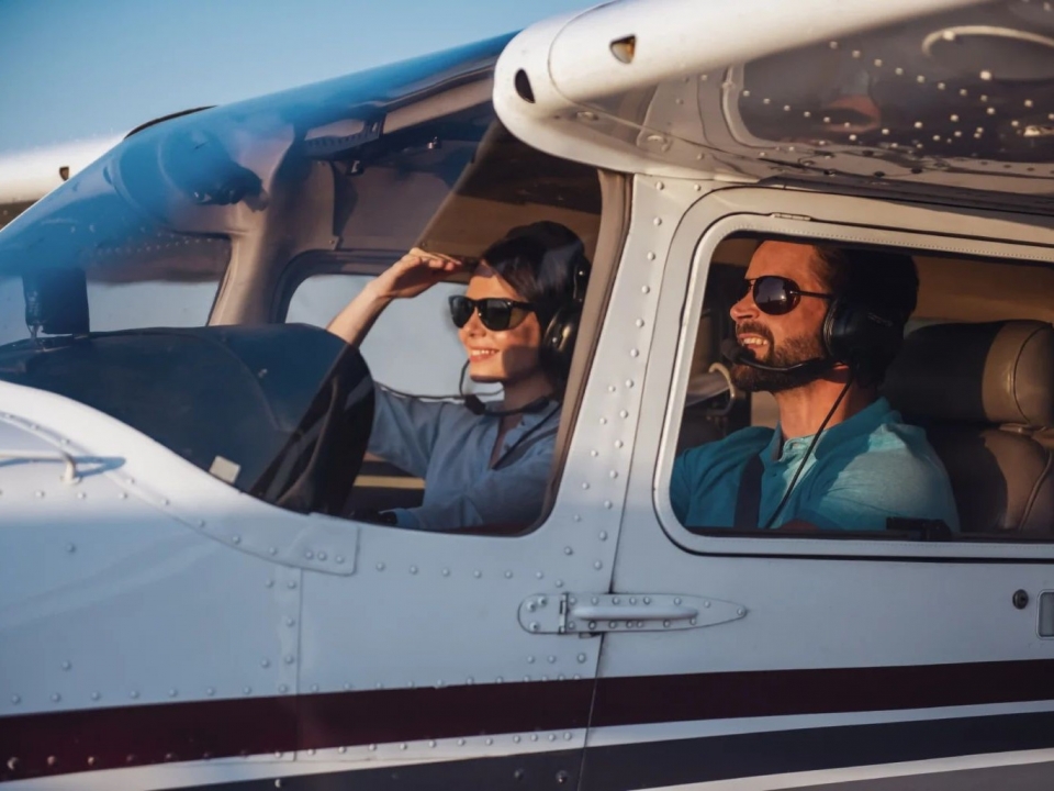 Abflug im Ultraleichtflugzeug 