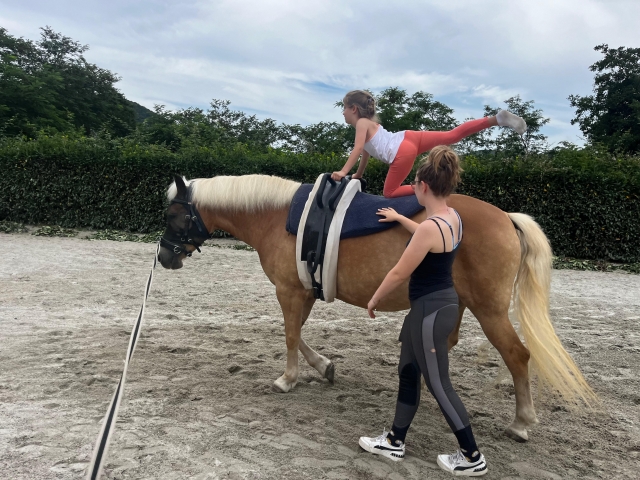  Erste Voltigierfiguren 