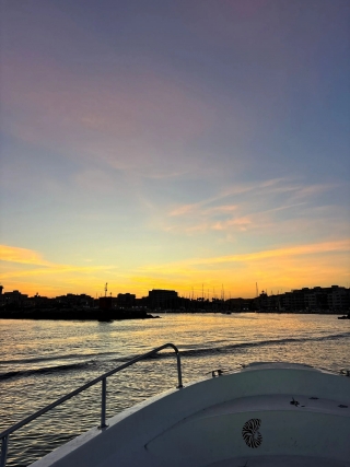 锡拉丘兹洞穴乘船游览 + 4 小时开胃酒