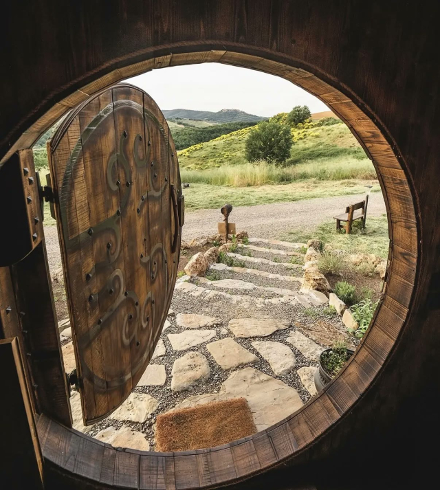 La campagna dalla porta rotonda