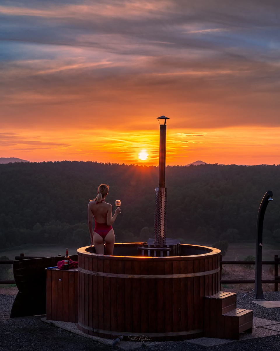 La hot tub con vista sulle colline