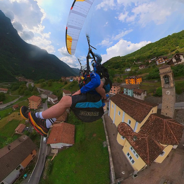  Explore Trentino with a paragliding flight 