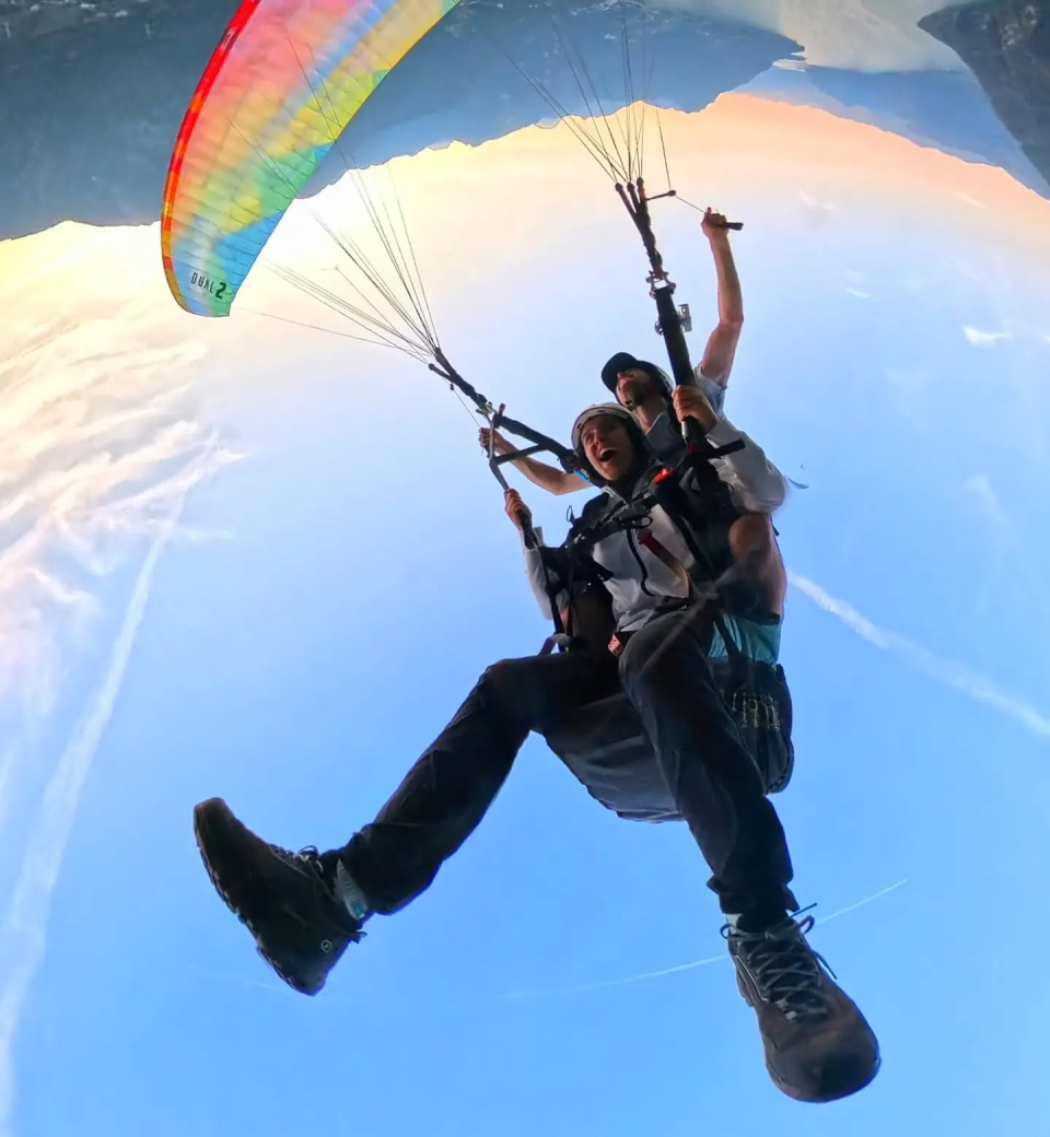  Discover the panoramas of Trentino from the clouds by flying on a paraglider 