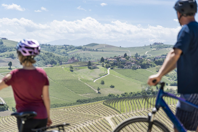 Location de vélos électriques demi-journée dans les Langhe, 4 heures