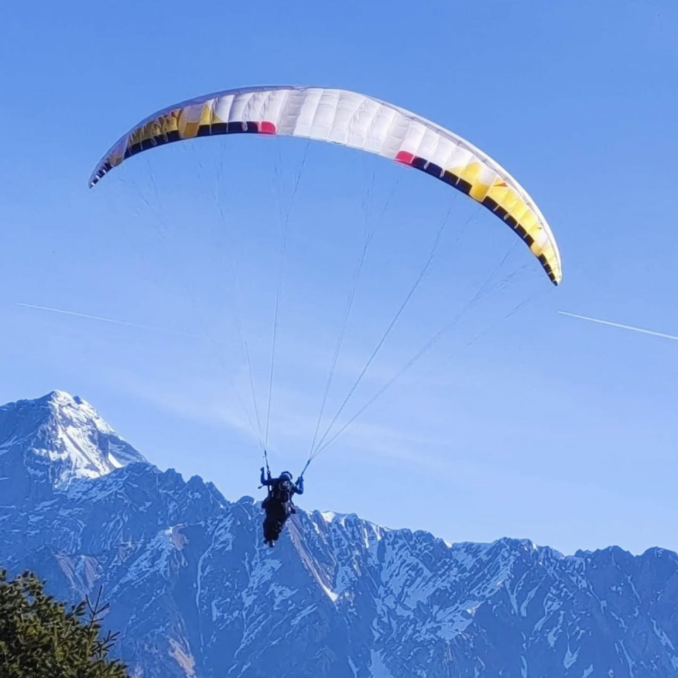  Paragliding flight in the Dolomites 