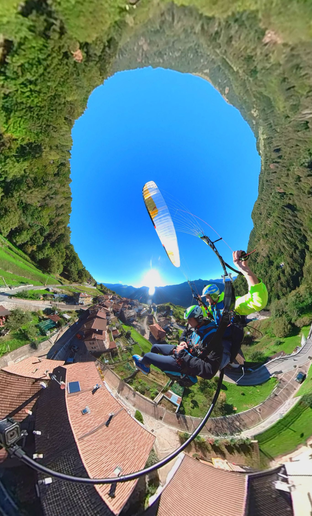 Acrobatic paragliding flight Madonna Campiglio 20min