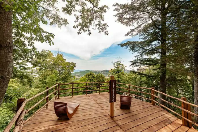 I lettini sulla terrazza panoramica