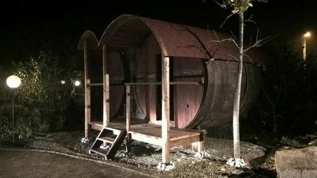  The barrel illuminated at night 