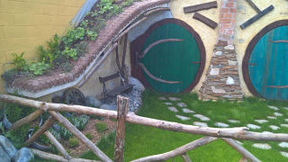 Night in the Hobbit house for two with breakfast in Rocca Grimalda