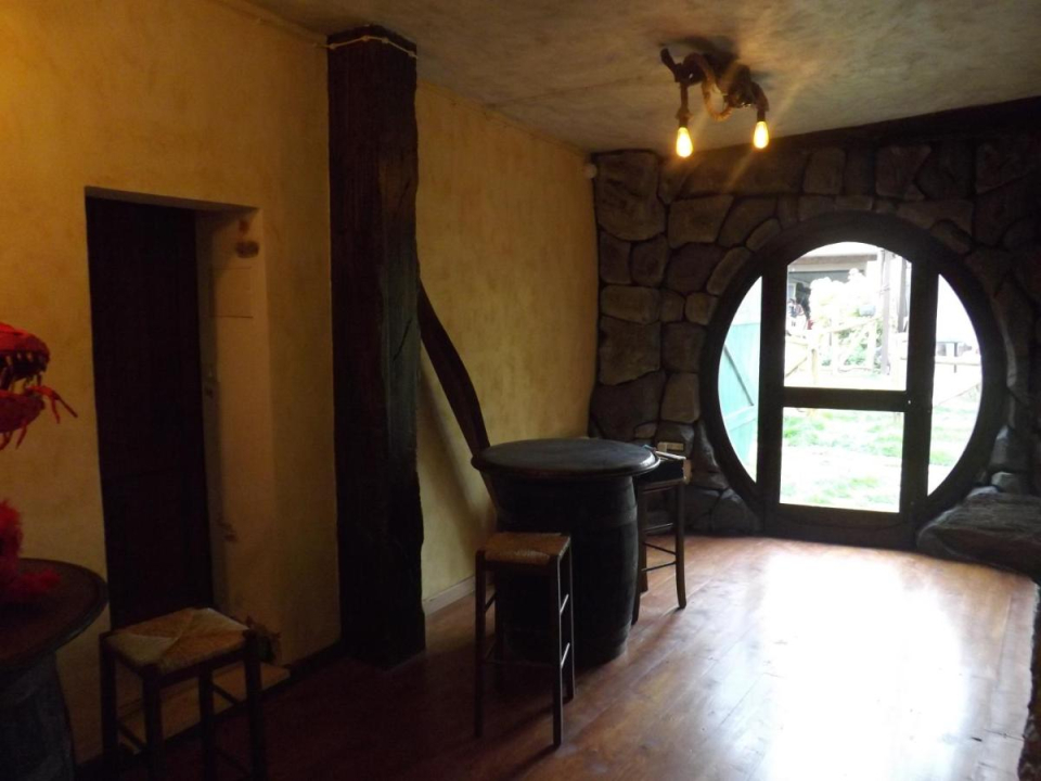  The round window of the Hobbit house 
