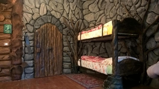  The bunk bed in the Hobbit house 