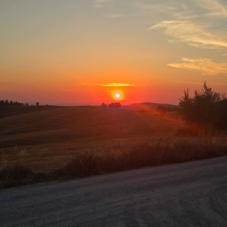 Quad al tramonto con aperitivo in Val d'Orcia, 3 ore per uno
