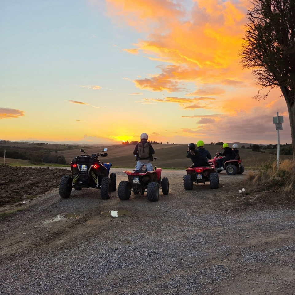 Quad al tramonto