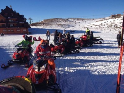Escursione in motoslitta 60 minuti per 2 persone