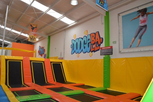 Accesso di 90 minuti al parco Fly Trampoline