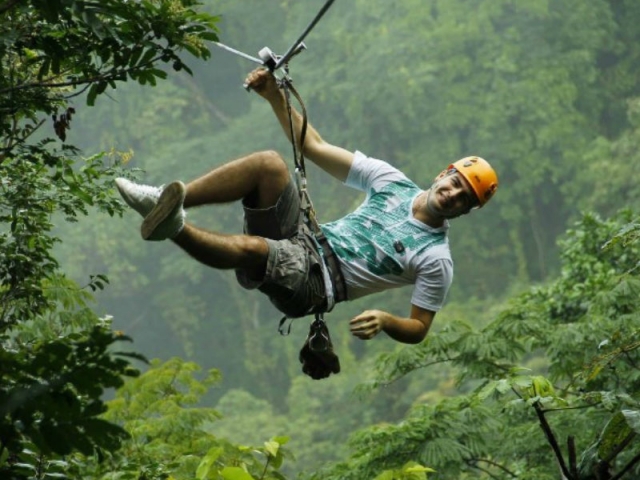 Emozionante zip line 