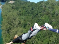 Due salti Bungee jumping da 55 metri Solkan