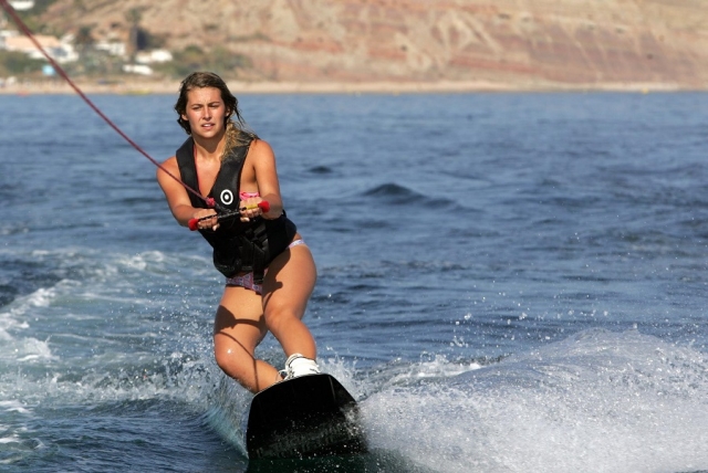 Lezione iniziatica di wakeboard a Praia da Luz 1h