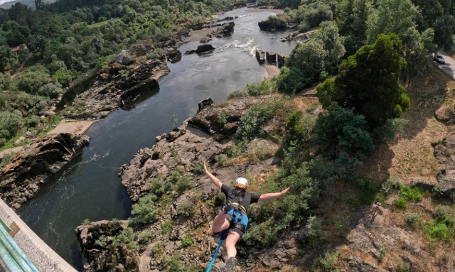 Pendolo bungee jumping Ponte Arbo-Melgaço, 30 metri