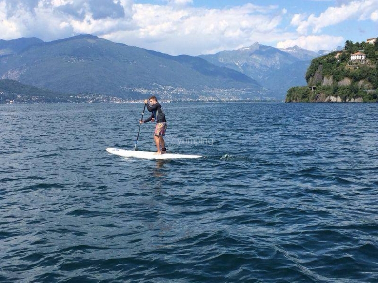 Noleggio stand up paddle sul Lago Maggiore 1 ora da 12€ Yumping.it