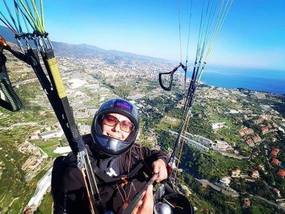 Tandem paragliding flight 20 minutes photo in Sanremo