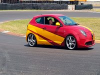 un paseo en un alfa romeo mito 