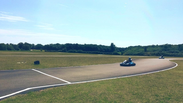 3 sessioni di kart sul circuito verso Bordeaux 10min