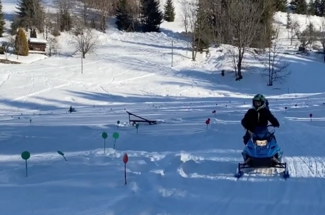 Circuito in motoslitta per bambini al Monte Bianco 30min