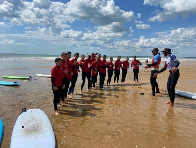 Sessione di surf 1h30 - adulto a La Tranche sur Mer