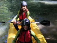 ragazze in canoa