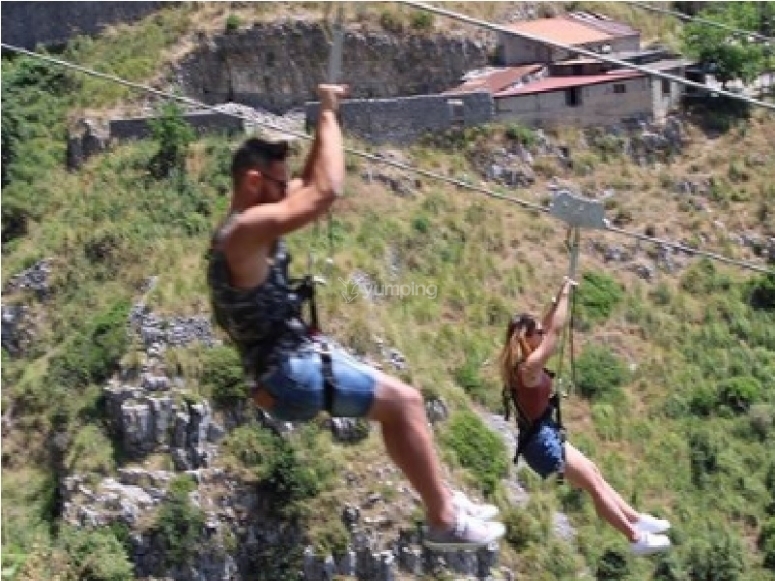 Volo di coppia parallelo in zipline Furore 30 min da 100€ Yumping.it